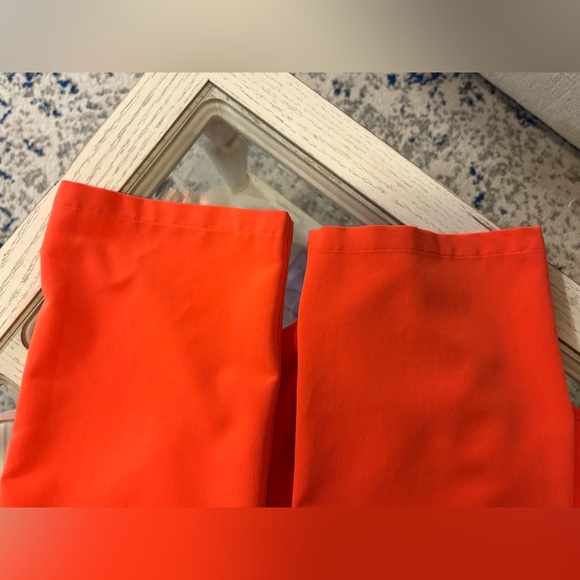 Fiery Coral Figs Scrub Set (Sm/Sm Tall) - Picture 7 of 10